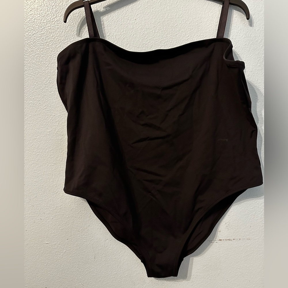 NWT- SKIMS SWIM BODYSUIT